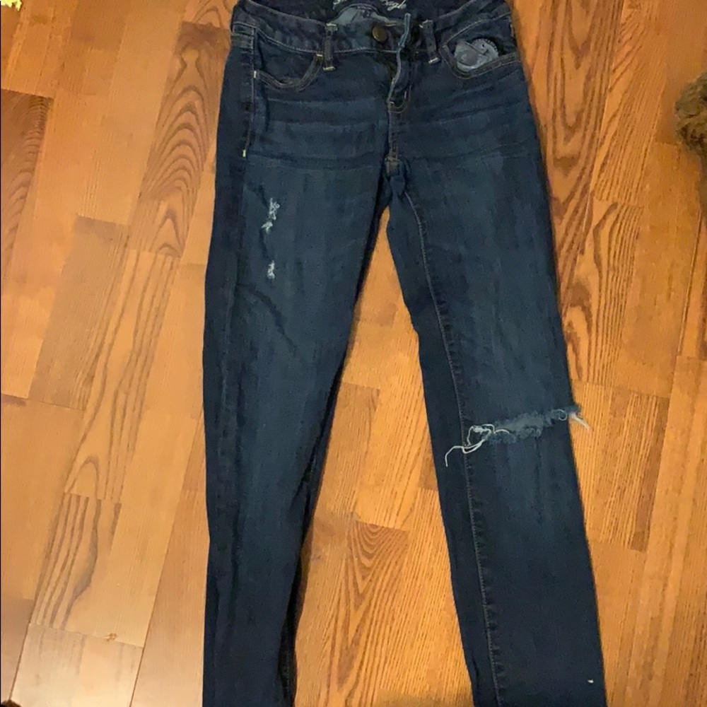 Ripped American Eagle Jeans straight leg